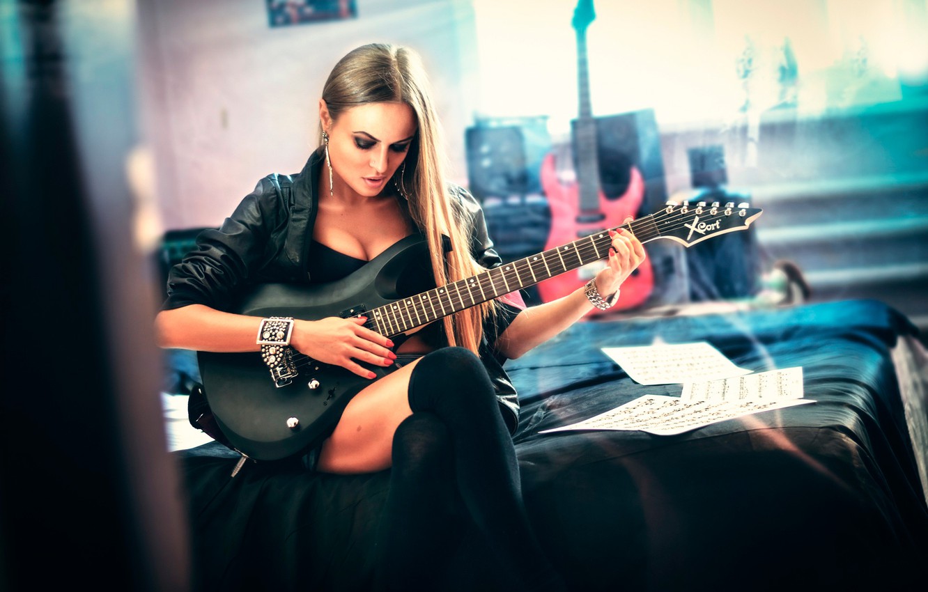 Wallpaper girl, the game, guitar image for desktop, section музыка