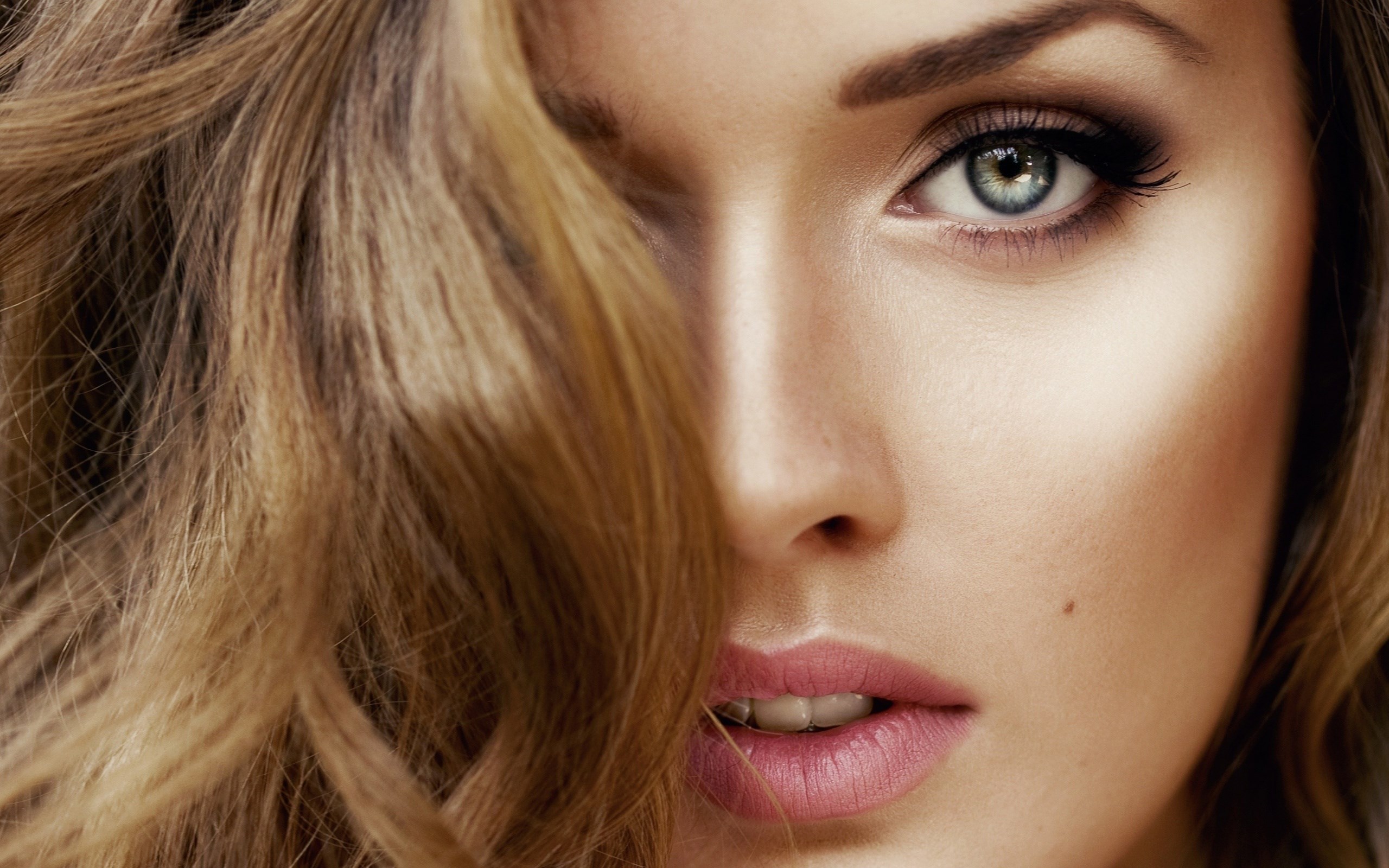 Pink Lips Blonde Girl Portrait