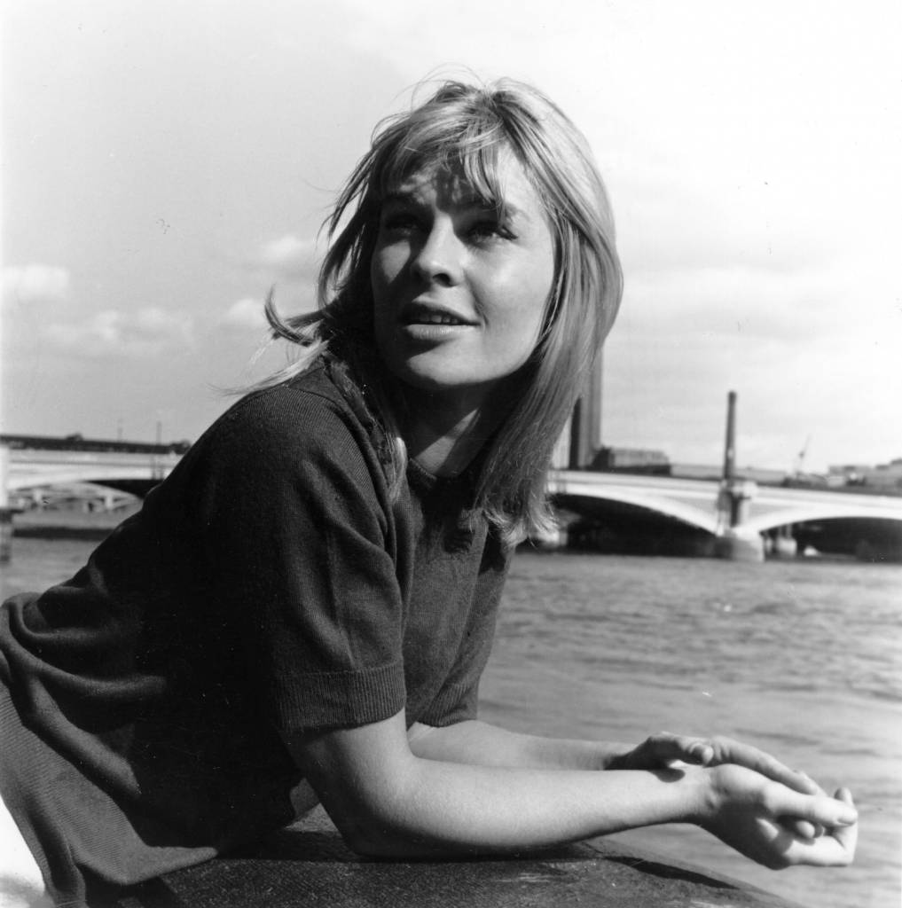 Thirty Wonderful Picture of Julie Christie