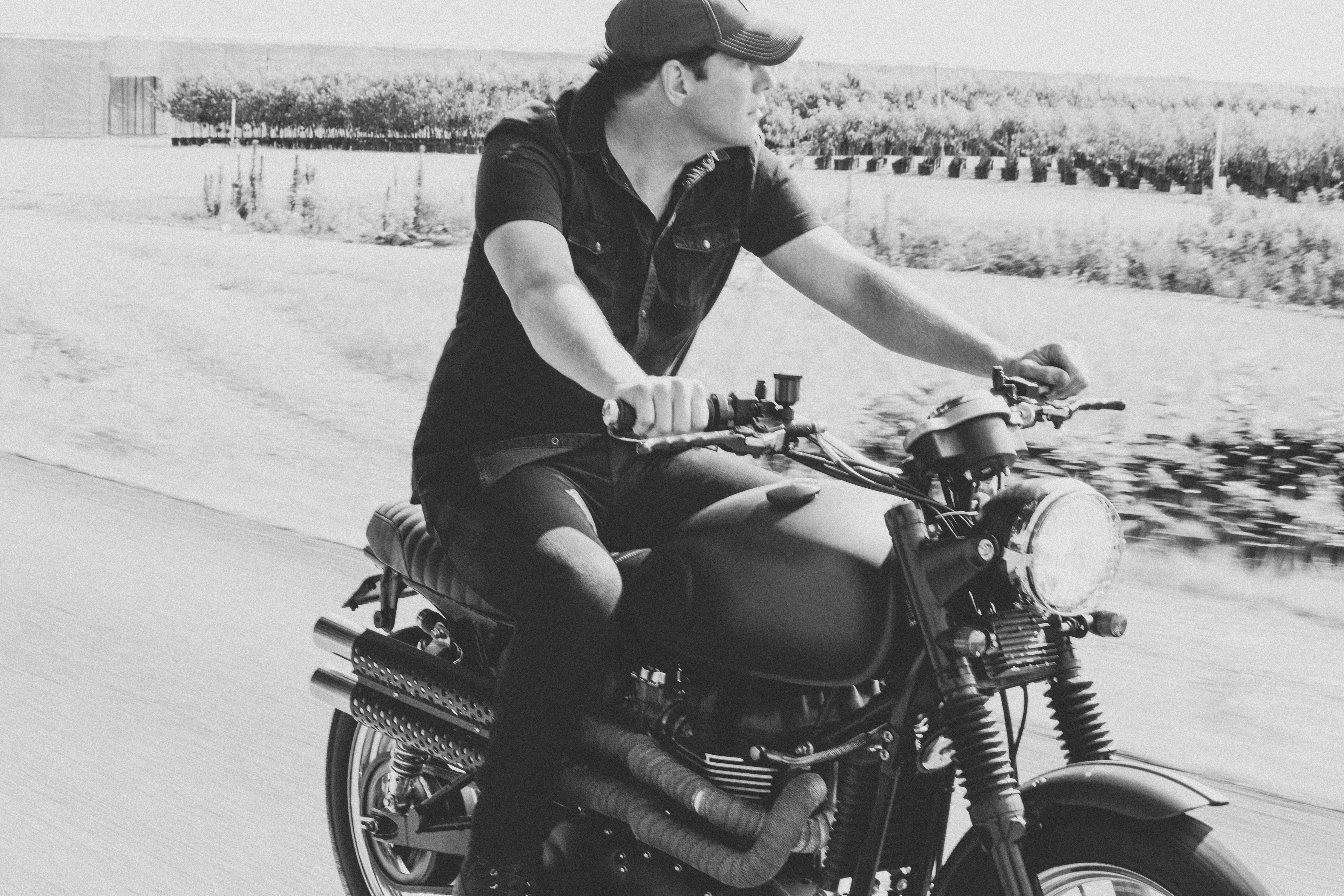 Official Rodney Atkins Website