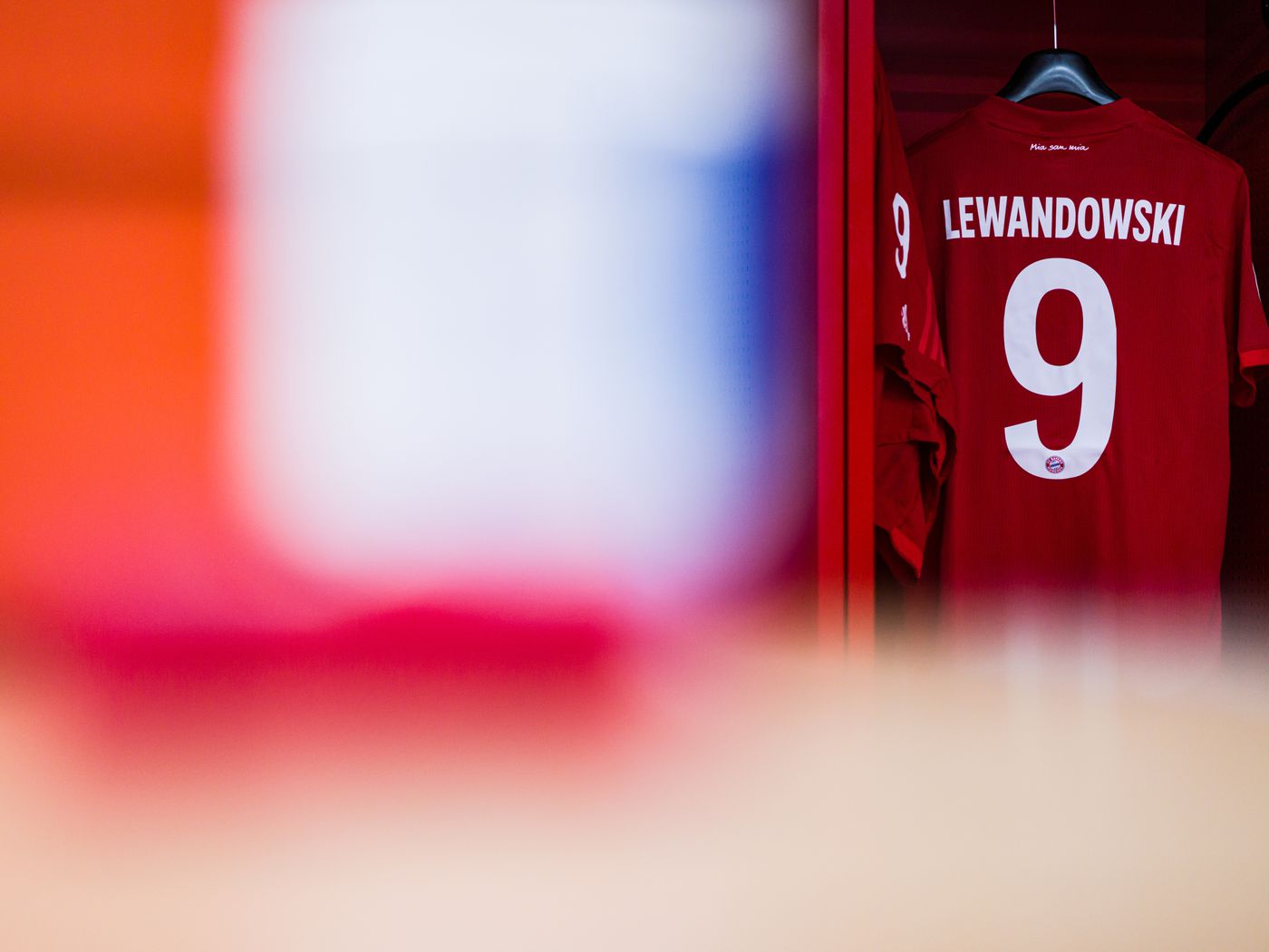 Kit Leak: Black And Gold