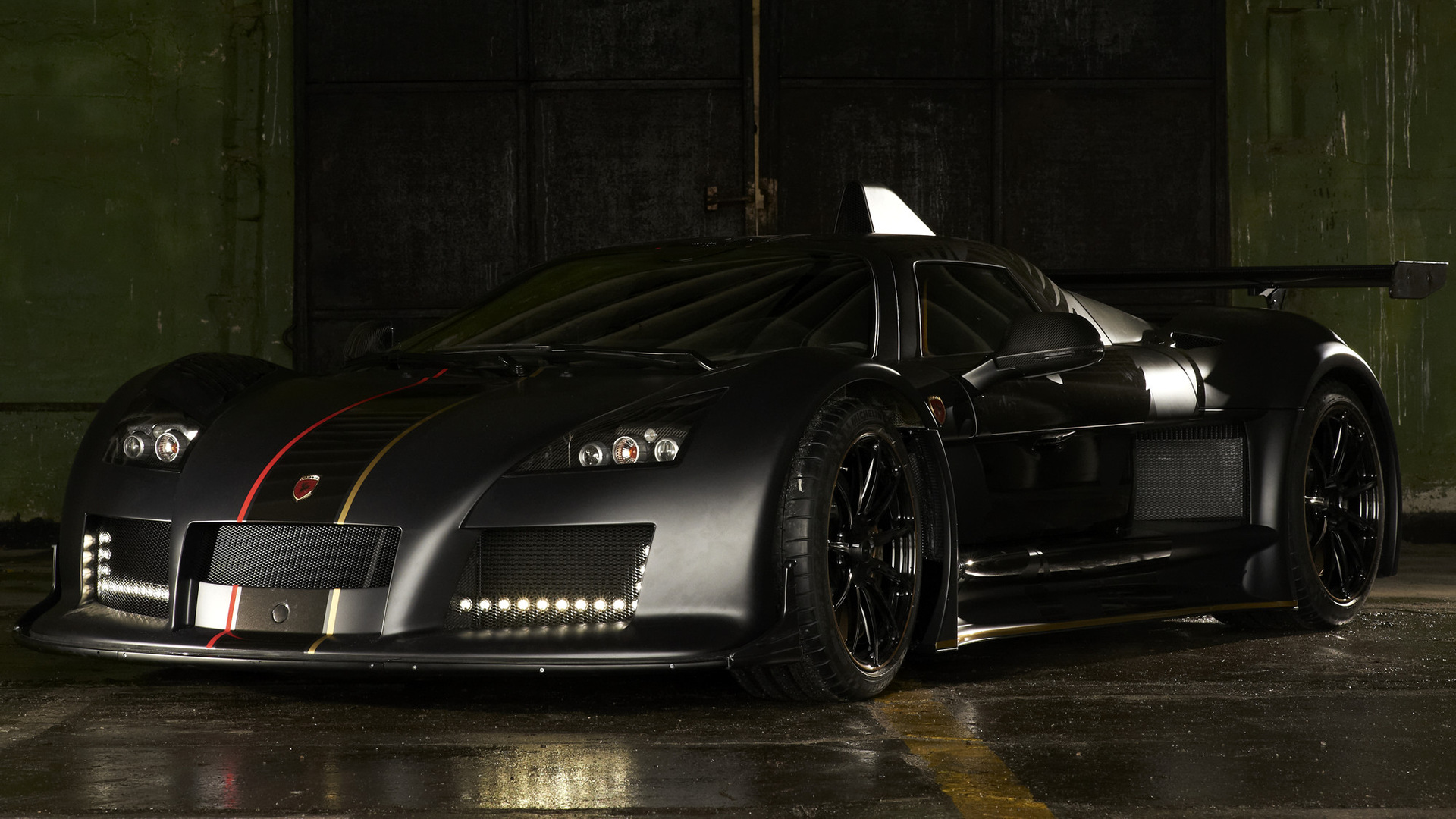 Gumpert Apollo Enraged and HD Image