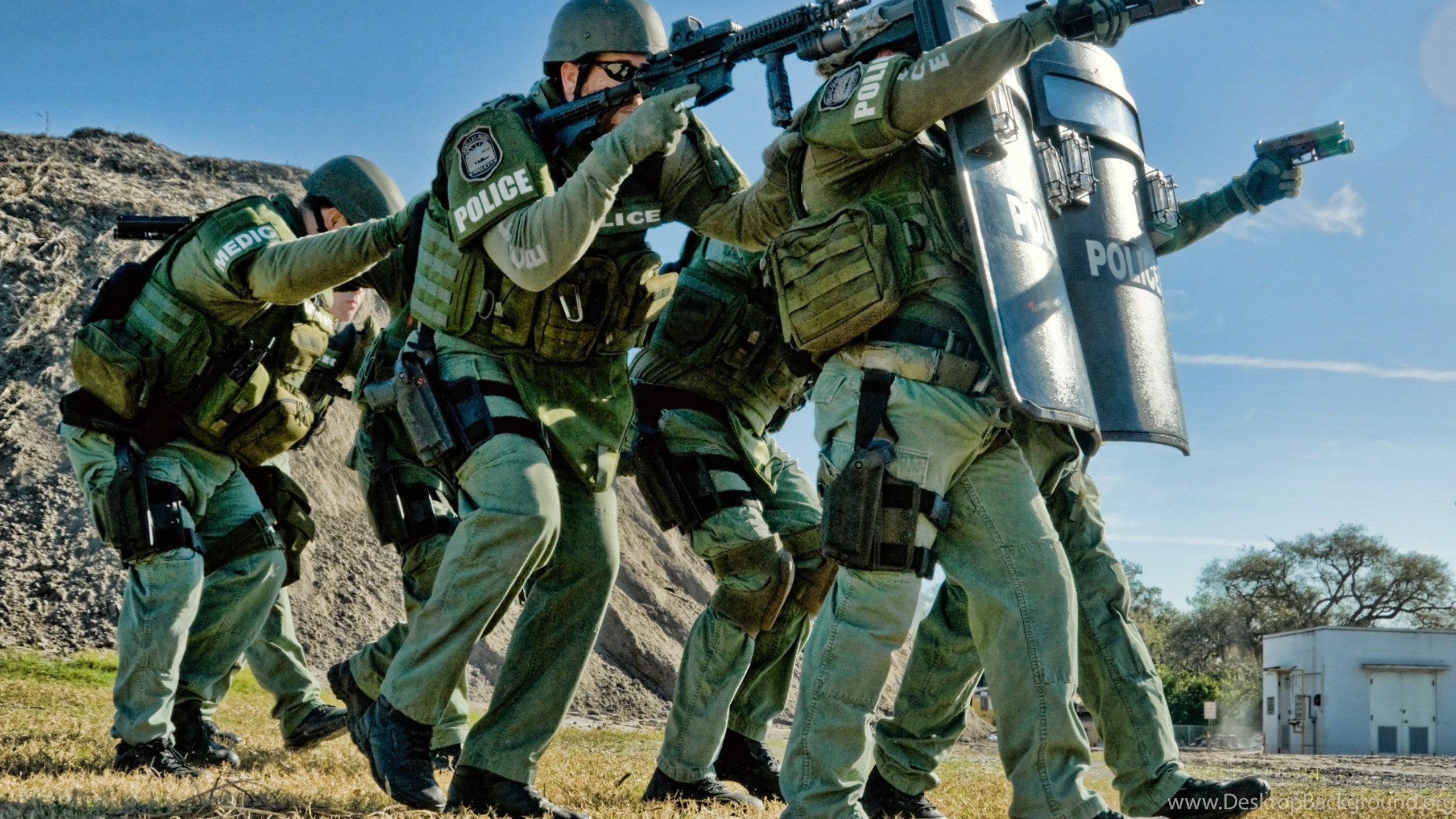 SWAT TEAM Police Crime Emergency Weapon Gun Wallpaper Desktop Background