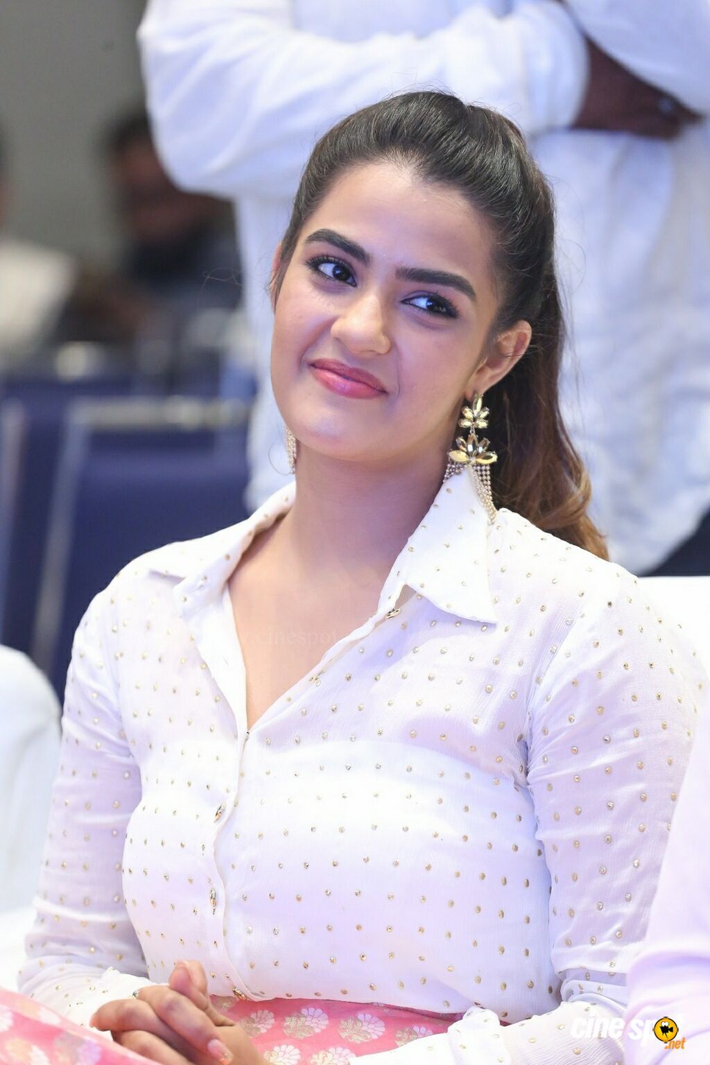 Kavya Thapar Wallpaper