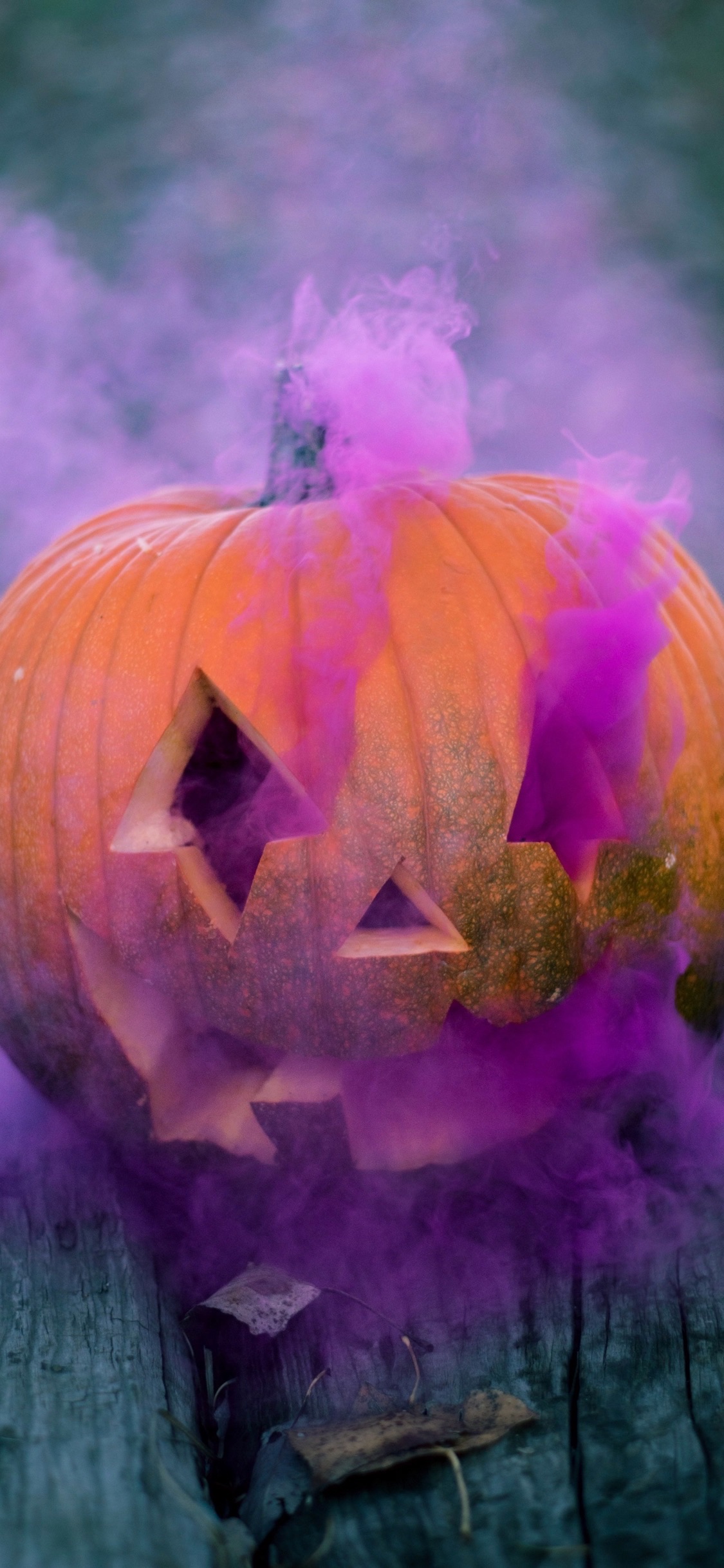 Happy Halloween iPhone Wallpaper