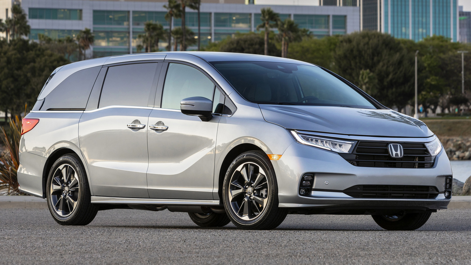 Honda Odyssey Elite HD Wallpaper