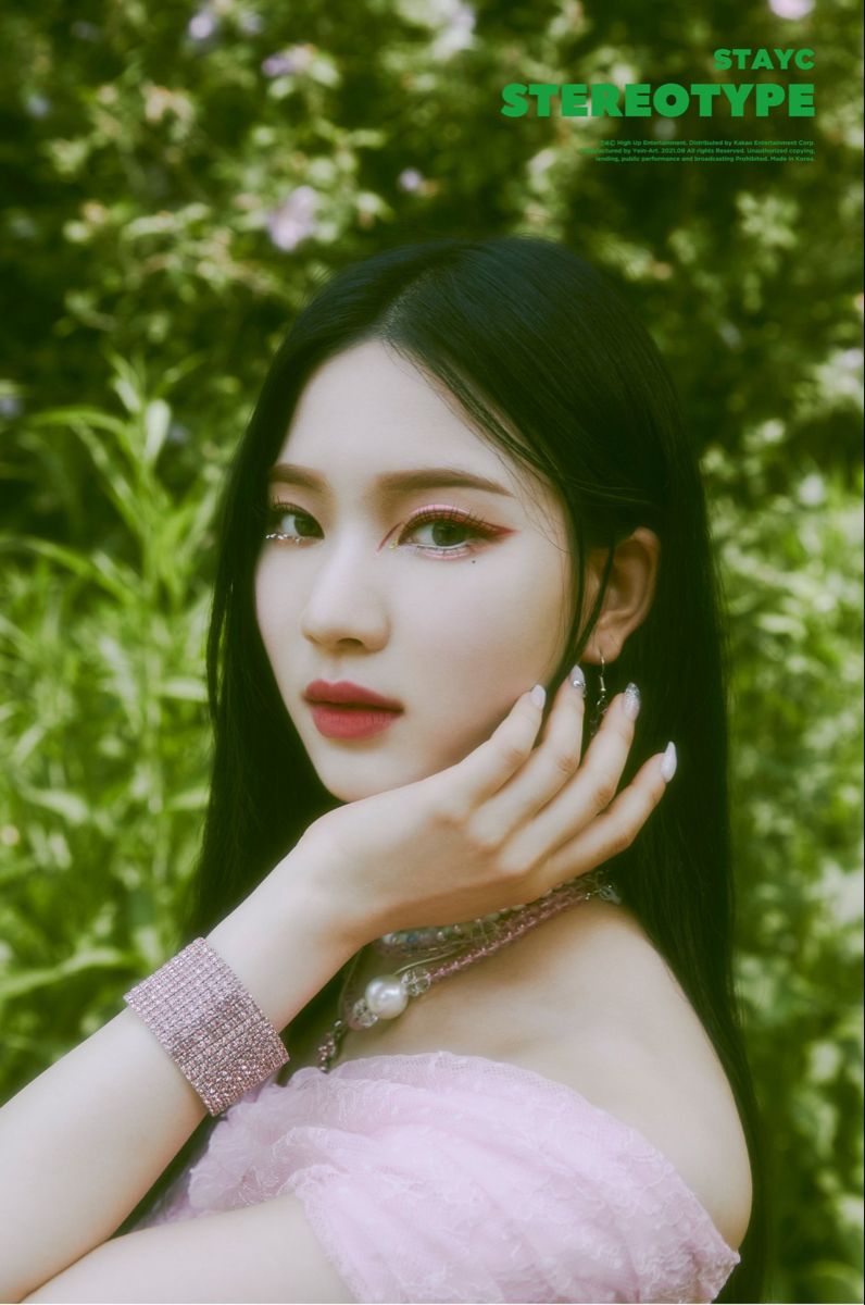 STAYC (스테이씨)