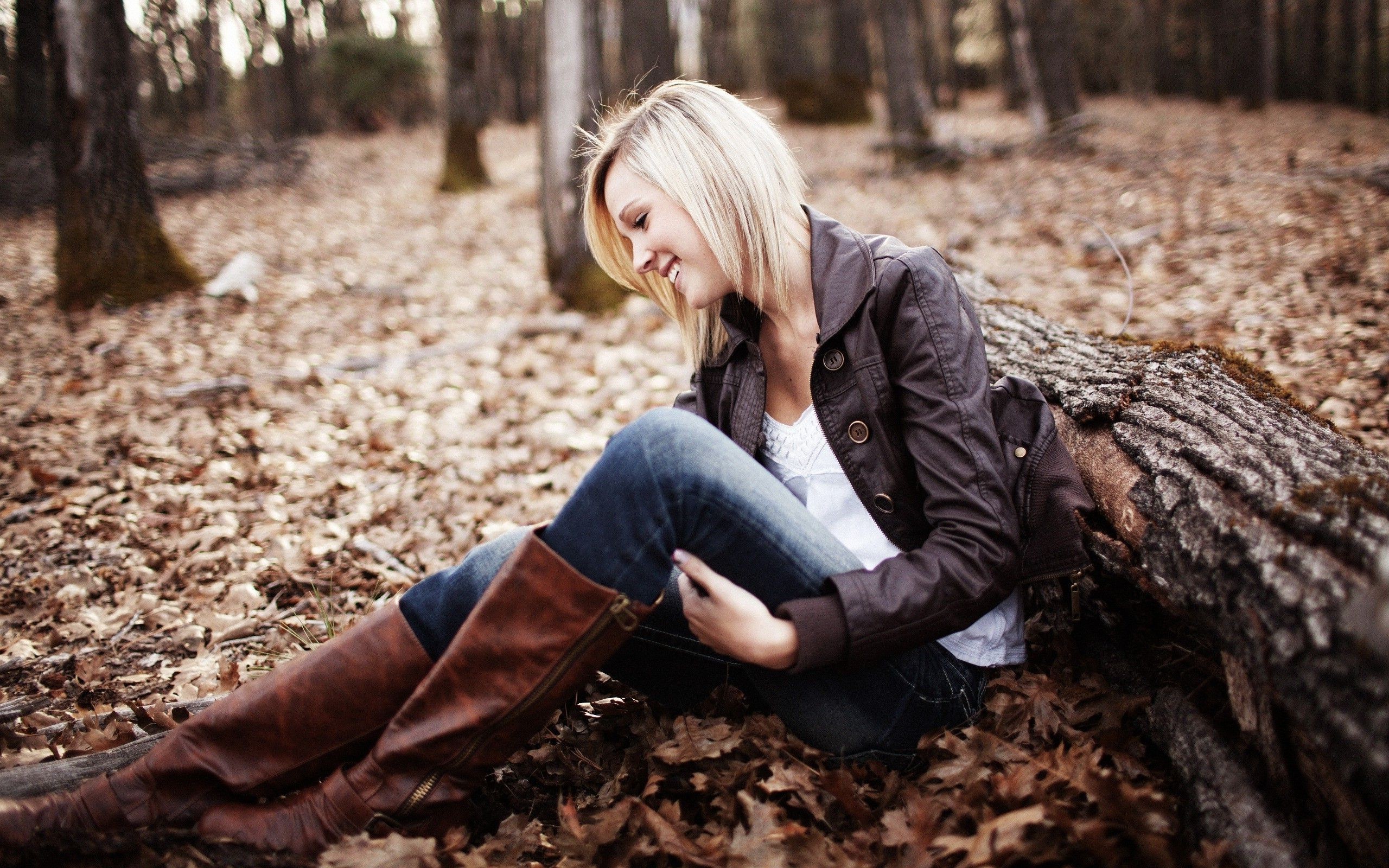 women Outdoors, Blonde, Leaves, Boots, Smiling, Trees, Short Hair Wallpaper HD / Desktop and Mobile Background
