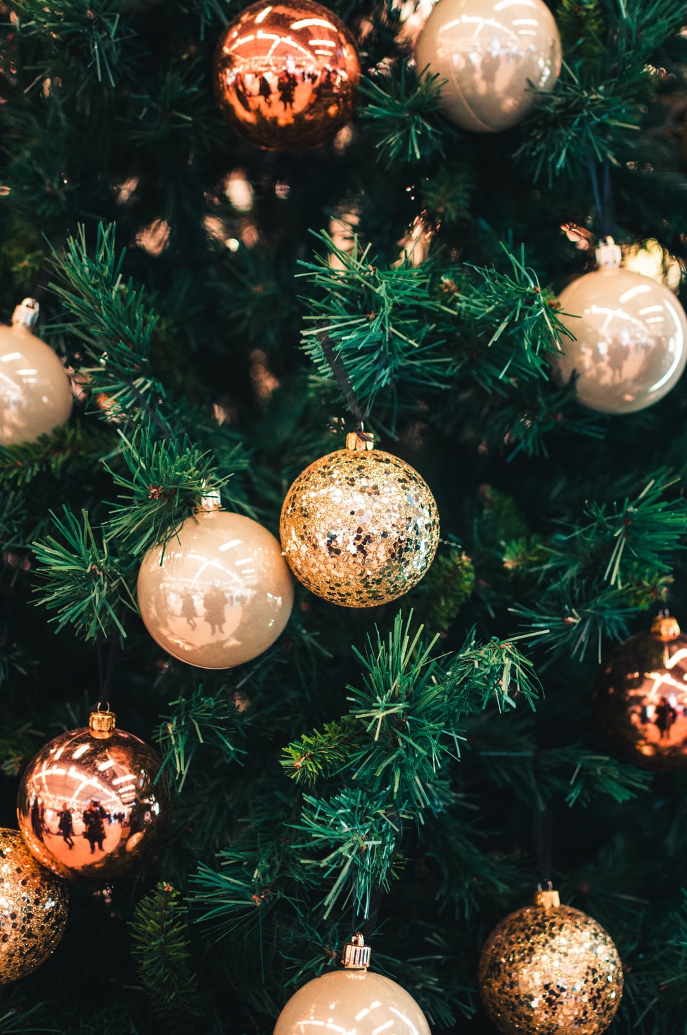 Christmas Tree Decorations Picture. Download Free Image