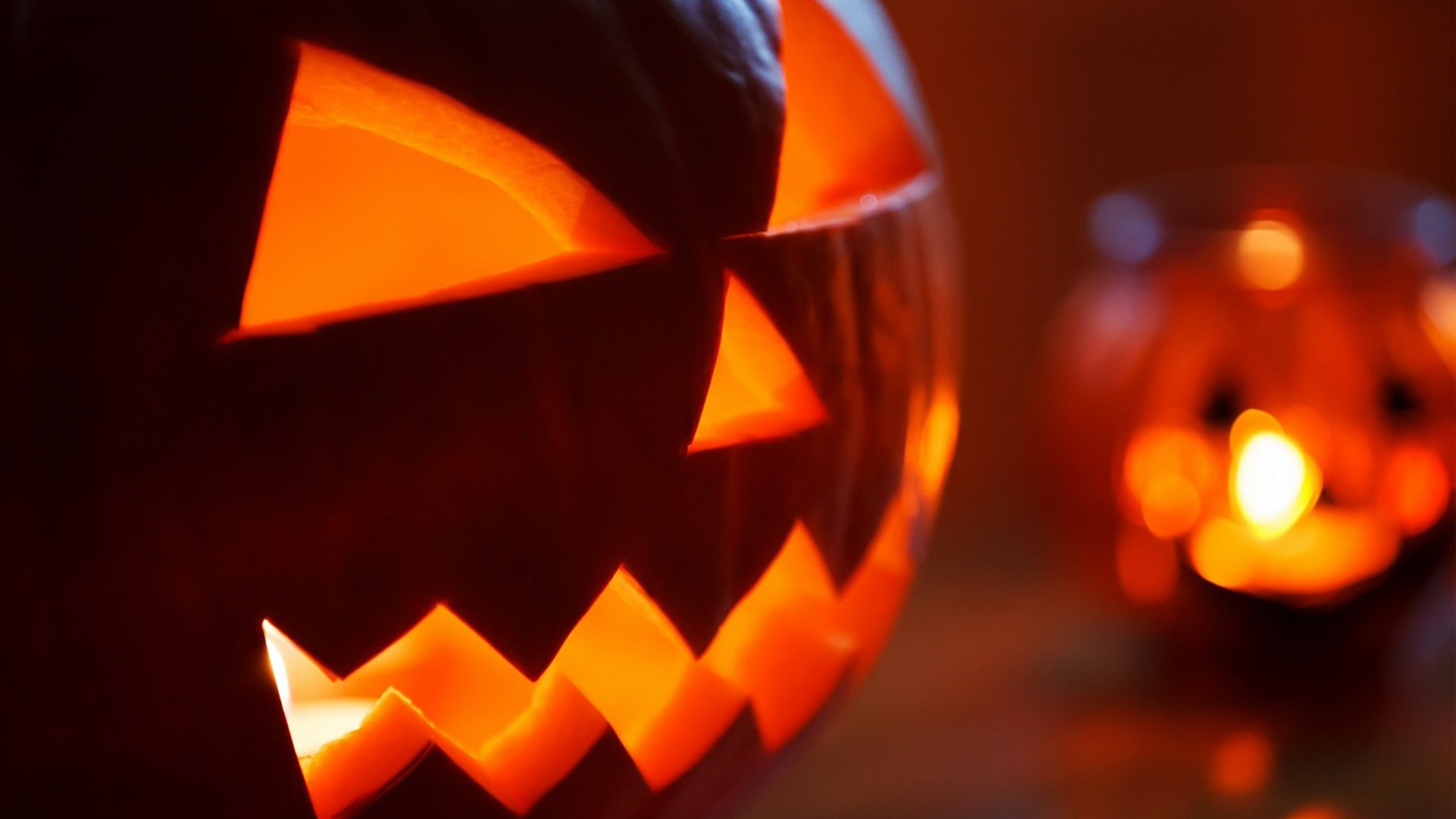 Halloween spending boom: How to decorate on a budget