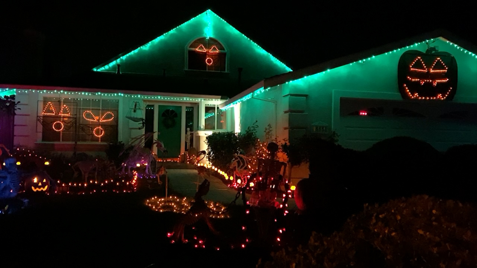 South Bay Homes Create COVID 19 Safe Halloween Displays For Families To Visit Instead Of Trick Or Treating San Francisco