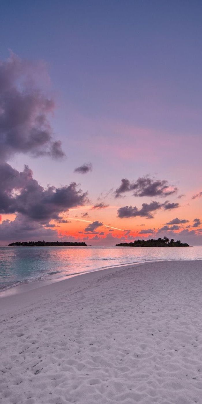 sunset sky, white beach sand, orange and purple sky, girly wallpaper. Fotografi pantai, Fotografi alam, Pemandangan khayalan