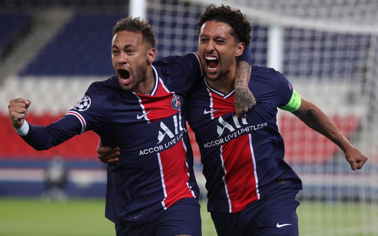 Video: Neymar makes fools of Man City defenders with skills