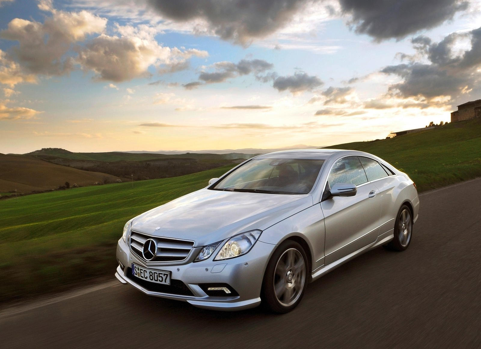 Mercedes Benz E Class Coupe Exterior Photo