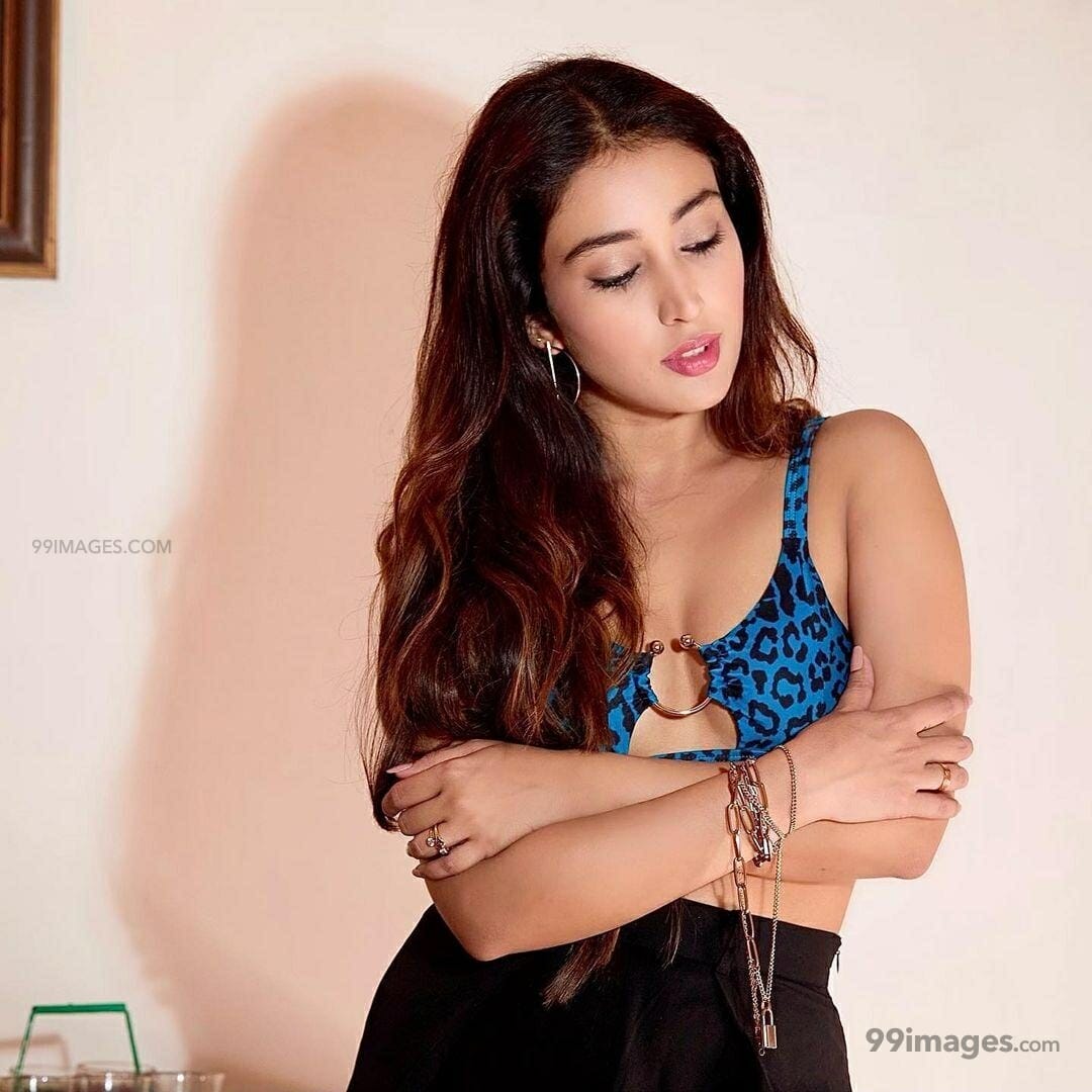 Priyamvada Kant HD Wallpaper (Desktop Background / Android / iPhone) (1080p, 4k) (1080x1080)