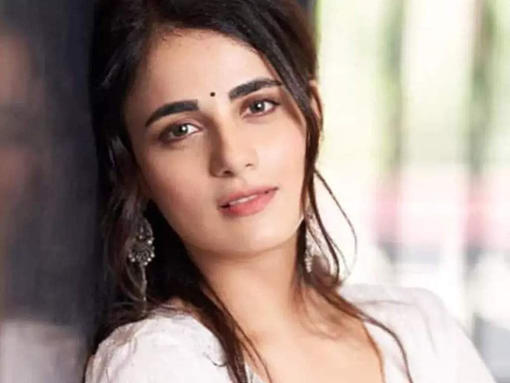 Trending news: Such was Radhika Madan's 'shiddat' for boyfriend, not every actress can do such a thing! News Hub