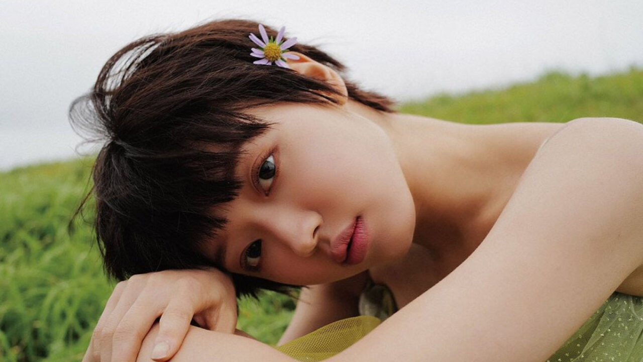 YooA's 'Bon Voyage': A Visual Masterpiece Countered with Problematic Choices