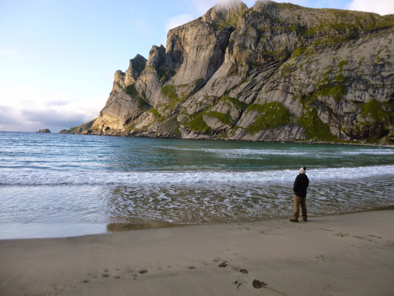 Two Metalheads Around The World: Lofoten Islands Day 5 and 6 Beach, & Horseid Beach