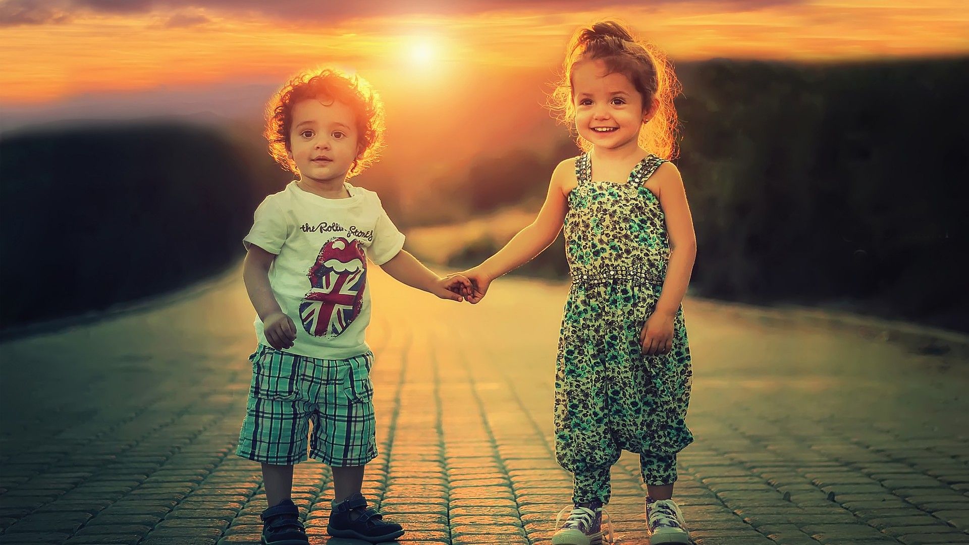 Cute Baby Couple Wallpaper