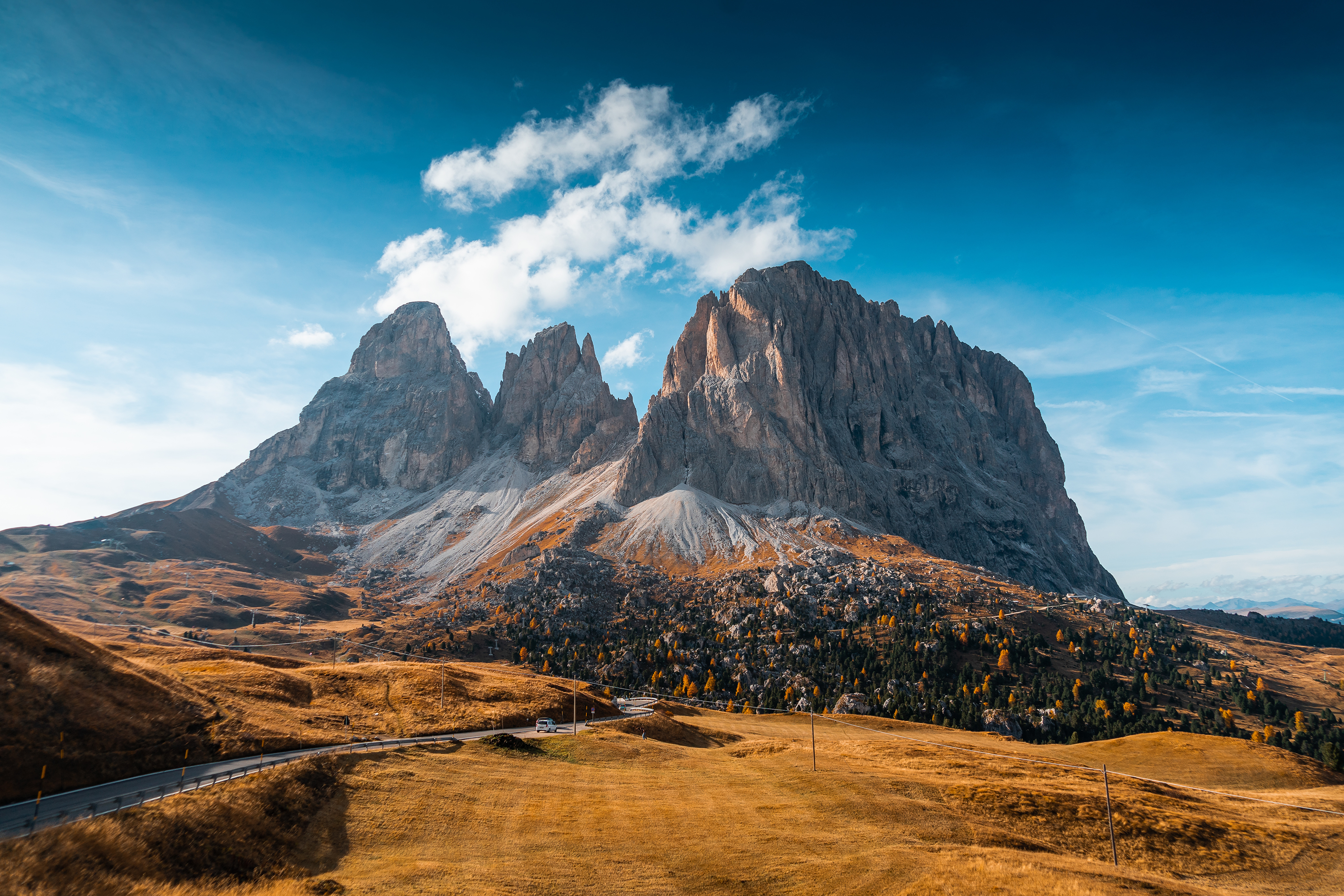 Autumn in the mountains of Italy Wallpaper 5k Ultra HD