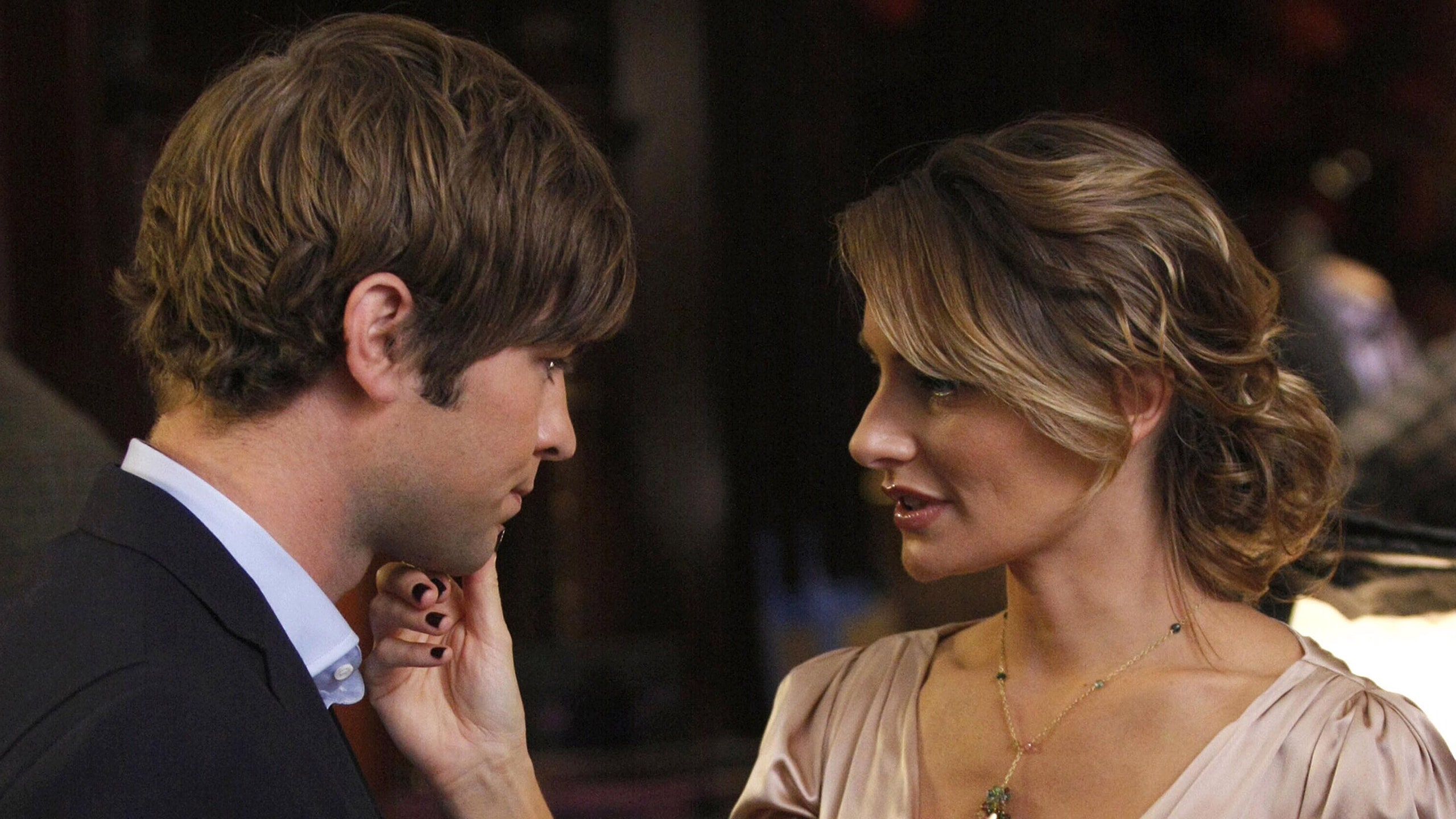 Mädchen Amick Says Chace Crawford Forgot His Lines During Their Gossip Girl Kissing Scene