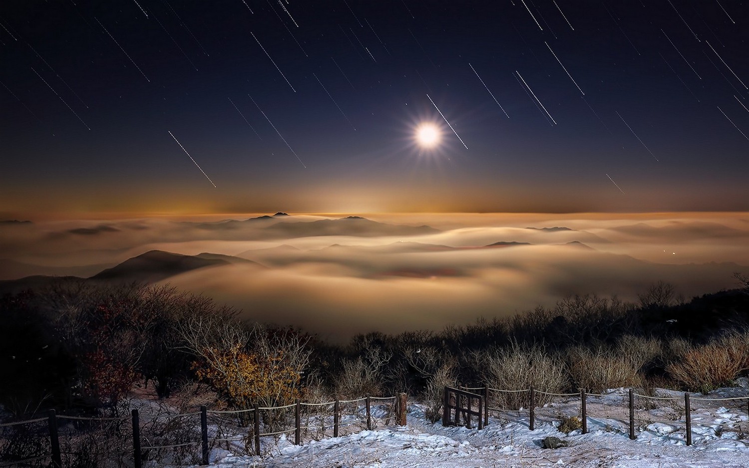 nature, Landscape, Moon, Moonlight, Winter, Shrubs, Starry Night, Snow, Fence, Clouds, Hill, South Korea, Long Exposure Wallpaper HD / Desktop and Mobile Background