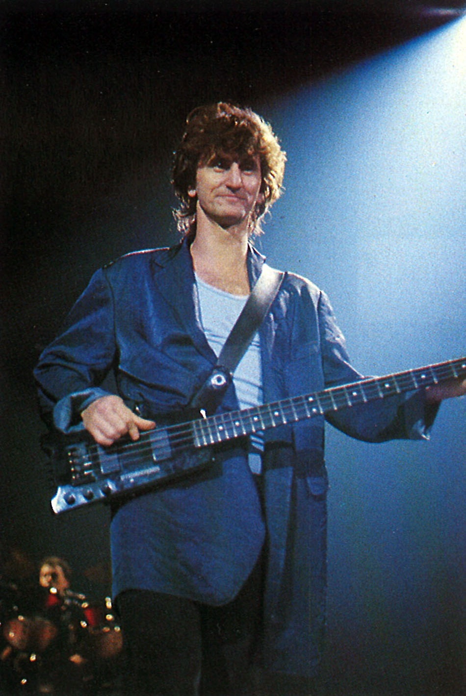 How did Geddy Lee achieve that particular sound from his Rickenbacker bass back in the 70s?