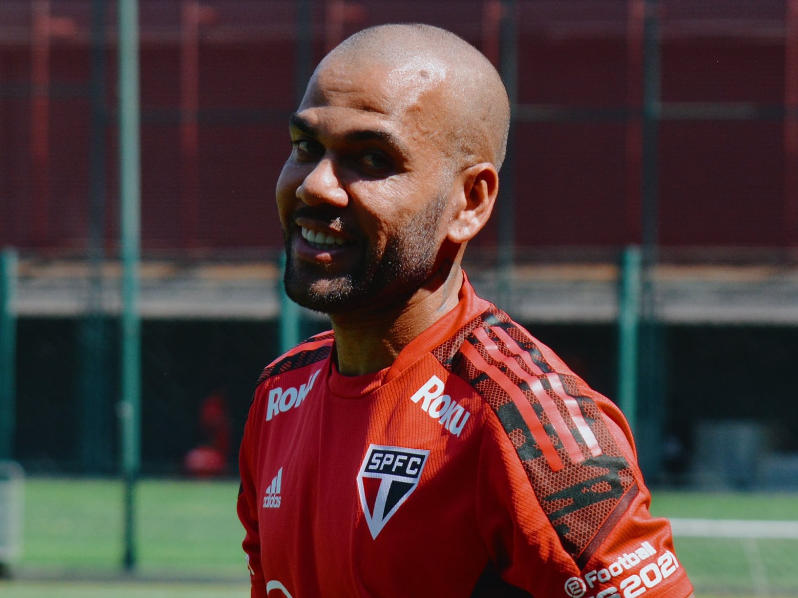 Dani Alves Boycotts Sao Paulo Over Club Debt