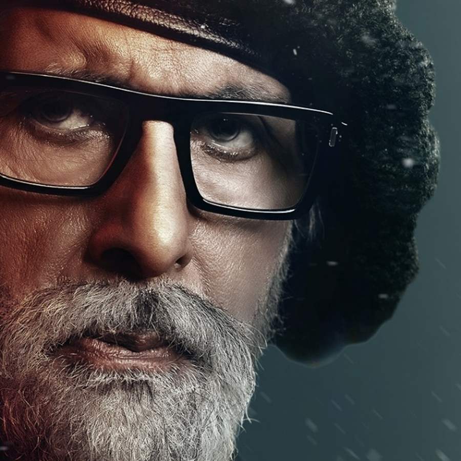 Angry eyes, Intense looks; Amitabh Bachchan looks every bit flamboyant in his Chehre poster