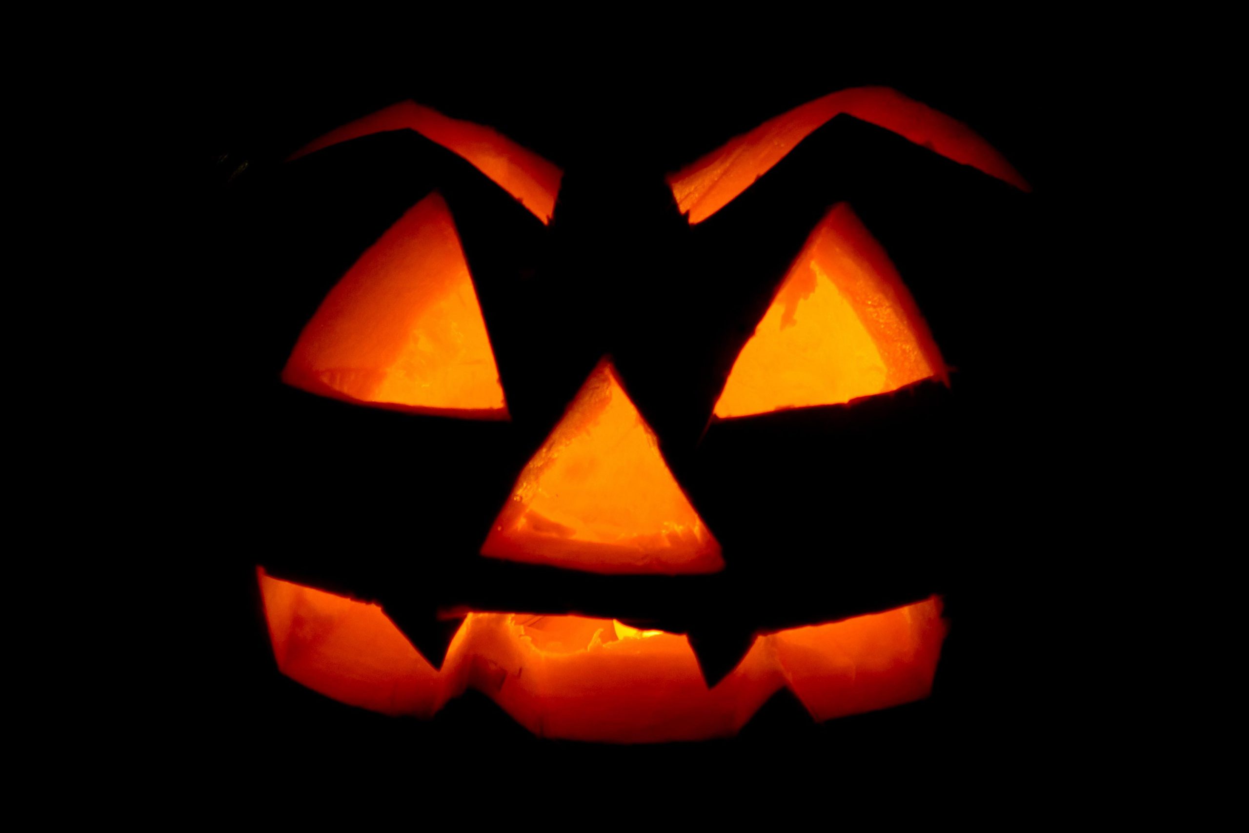 Scary Halloween Wallpaper 2021 HD, Background, Pumpkins, Witches, Bats & Ghosts