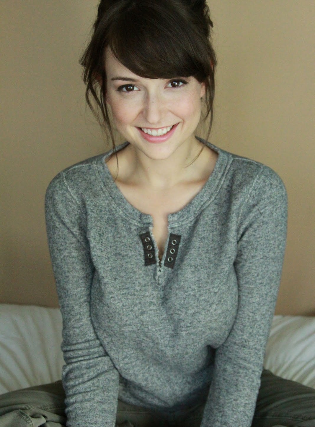 Milana Vayntrub: pics