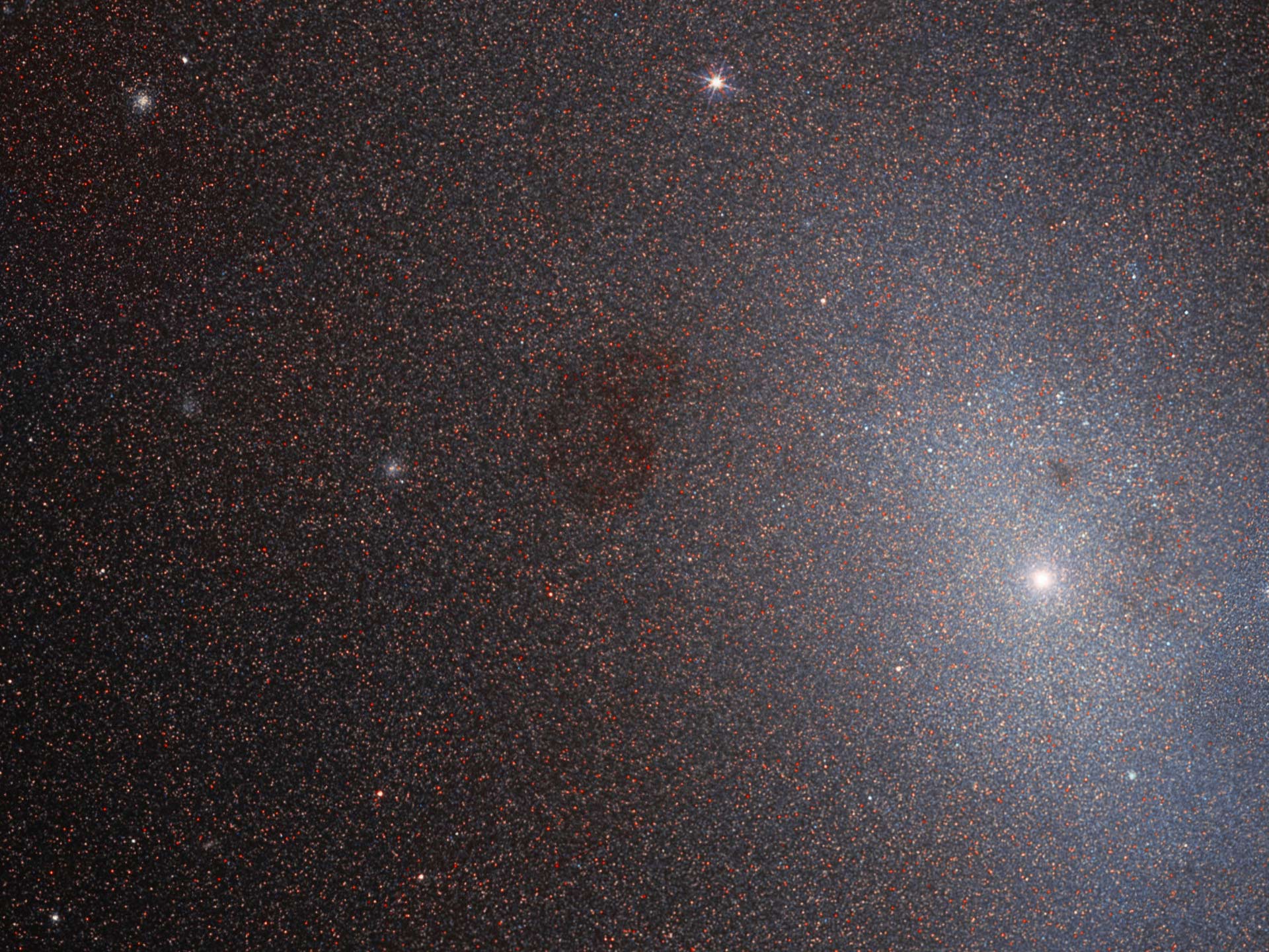 NASA Releases New Image of Dwarf Elliptical Galaxy Messier 110