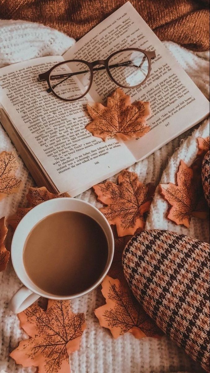 IMAGENS LINDAS. Fall wallpaper, Coffee and books, Autumn aesthetic