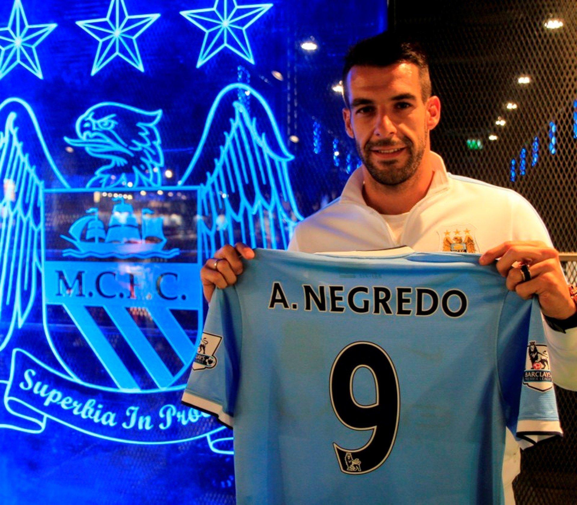 Alvaro Negredo Photo City. Free HD 3D Desktop