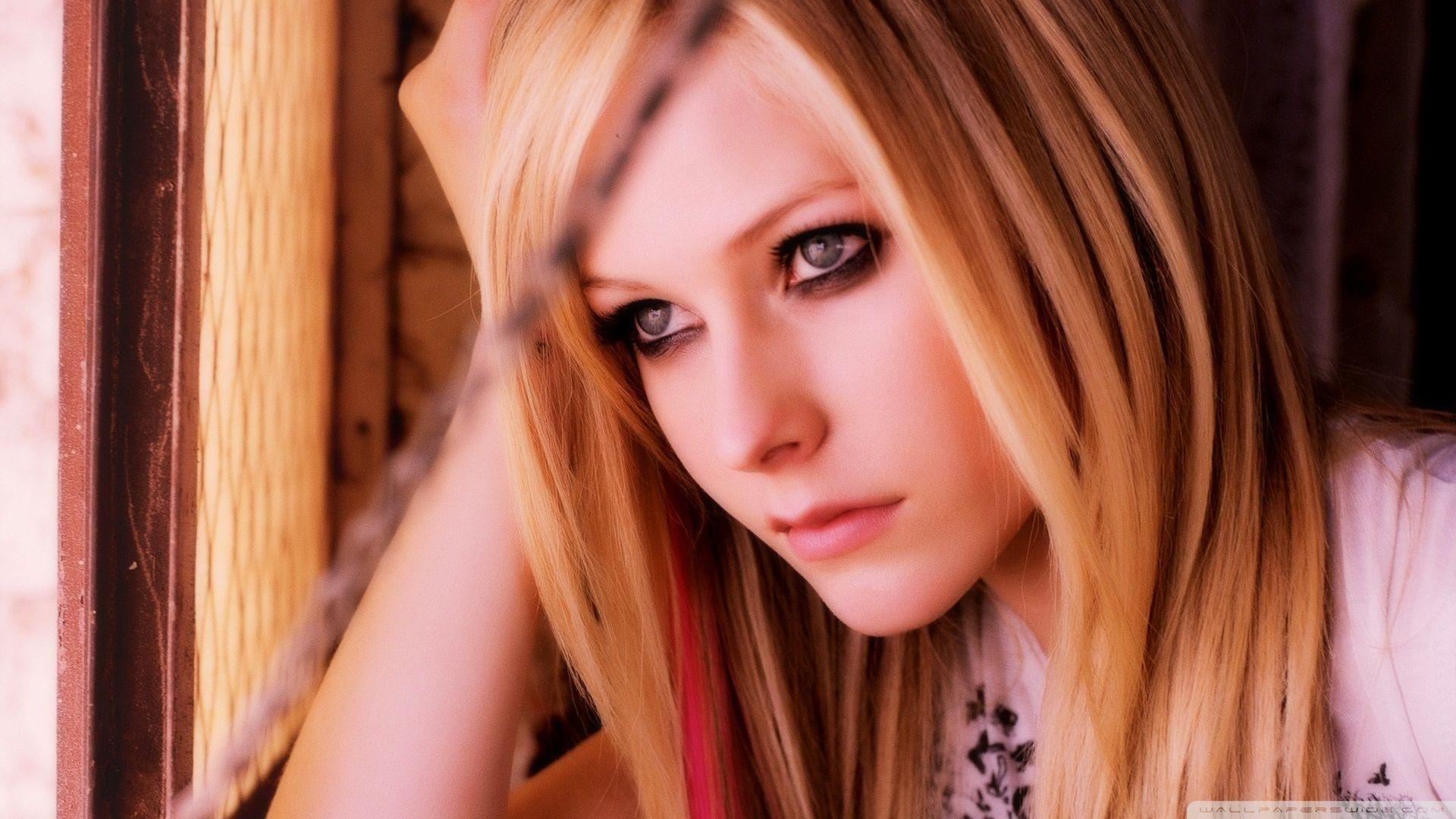 Avril Lavigne. Girls and Wallpaper. girls and wallpaper