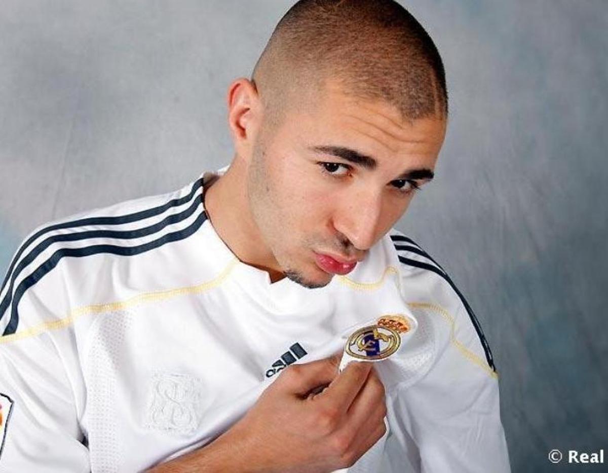 Karim Benzema Real Madrid Football Player Benzema Wallpaper