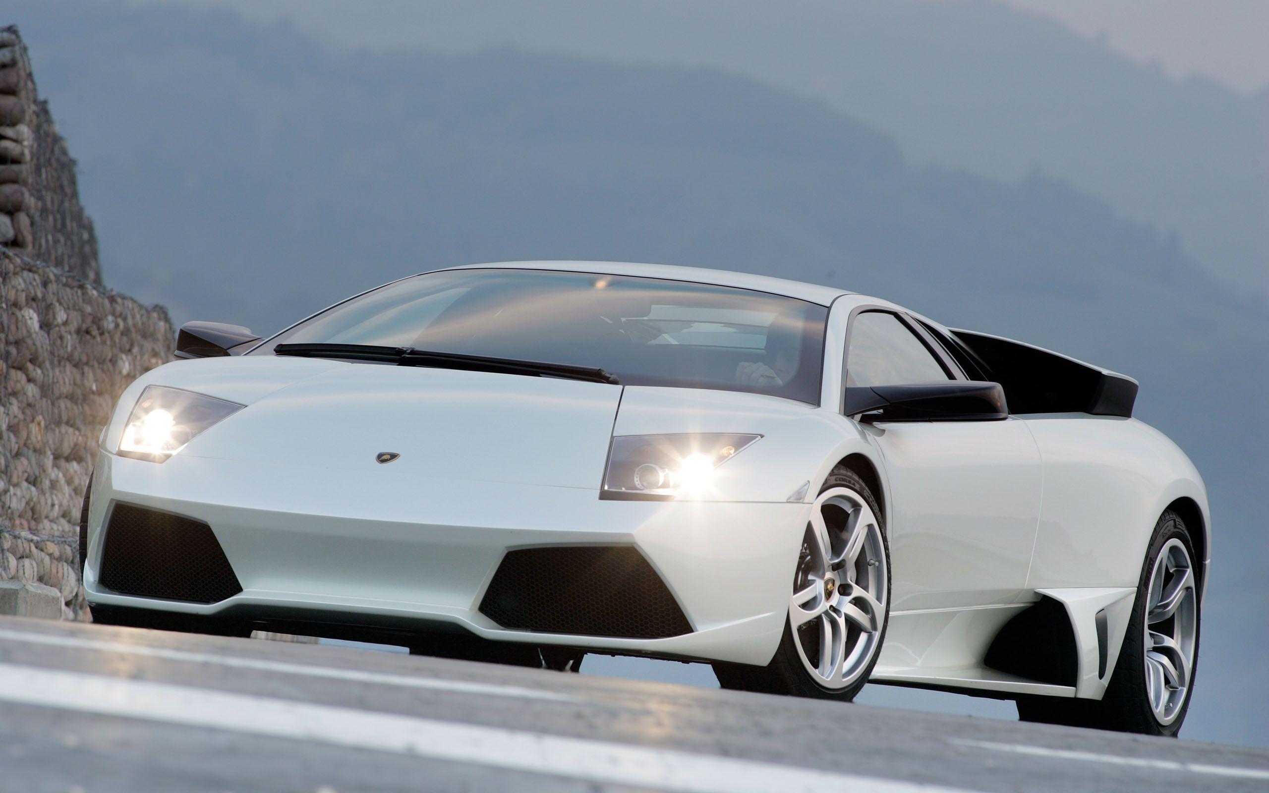 White Lamborghini Murcielago Wallpaper. High Definition