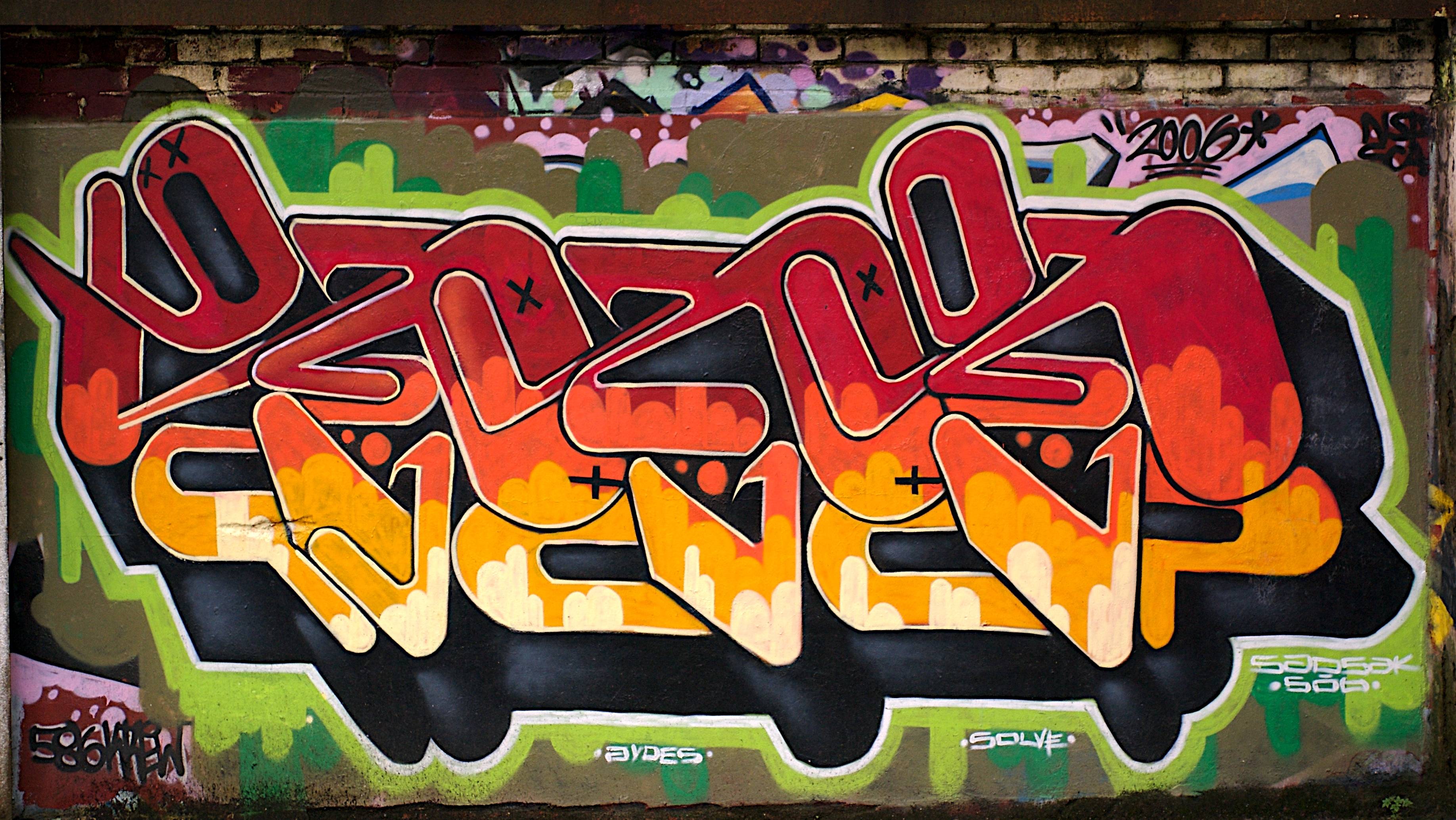 Download Free Graffiti Wallpaper Image For Laptop & Desktops