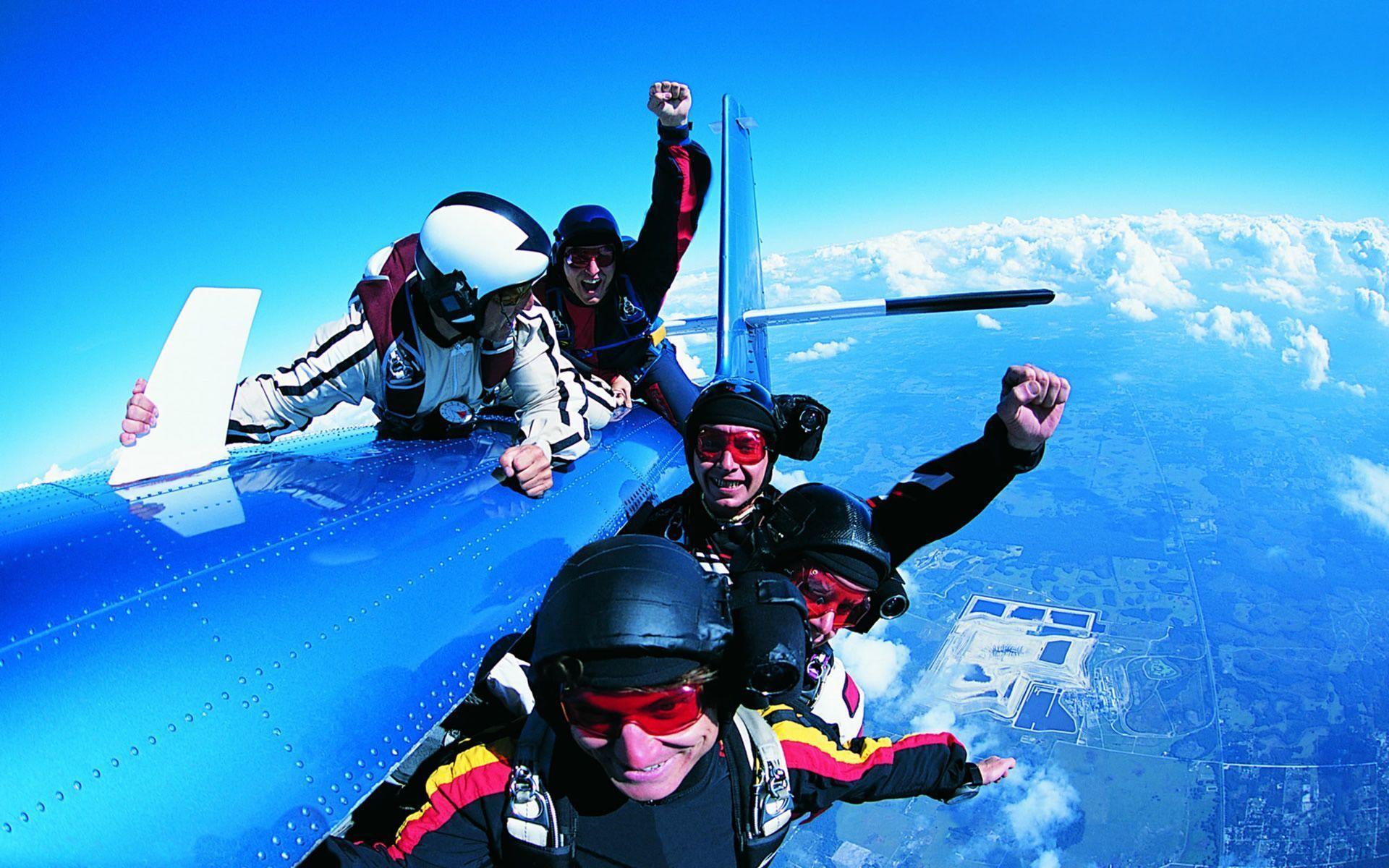 Sport: Extreme Sports Wallpaper Jumping From The Plane, wallpaper