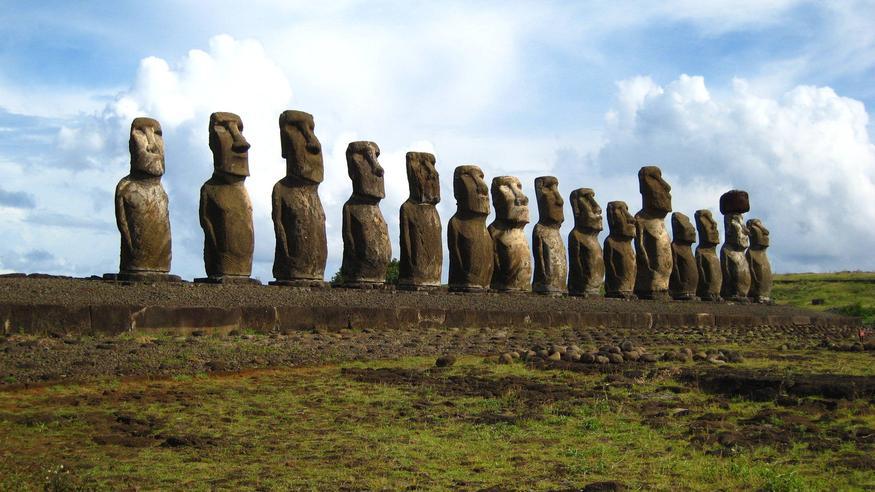 Download wallpaper Easter Island, moai, Statue free desktop