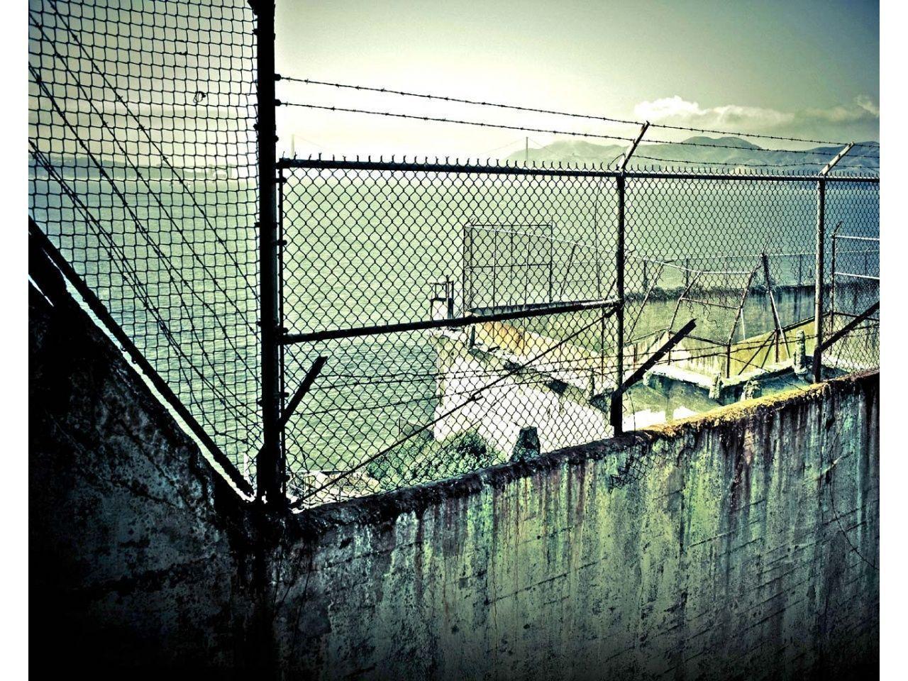 alcatraz barbed wire fence wallpaper