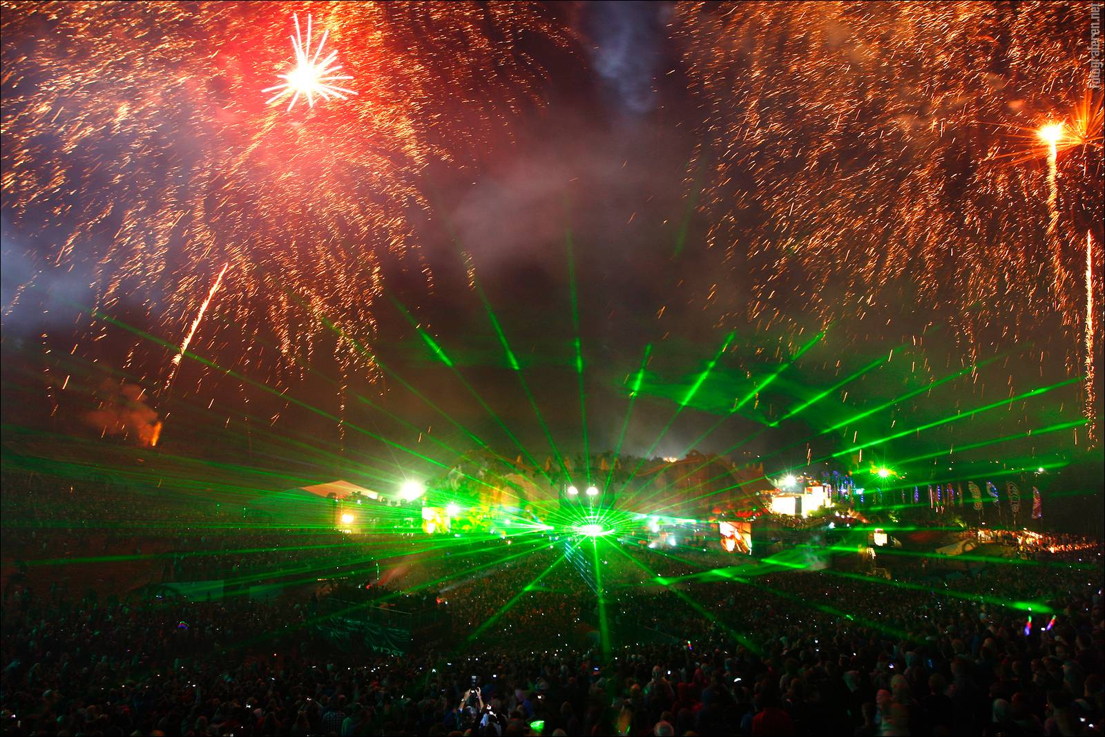 Gallery For > Tomorrowland At Night Lasers