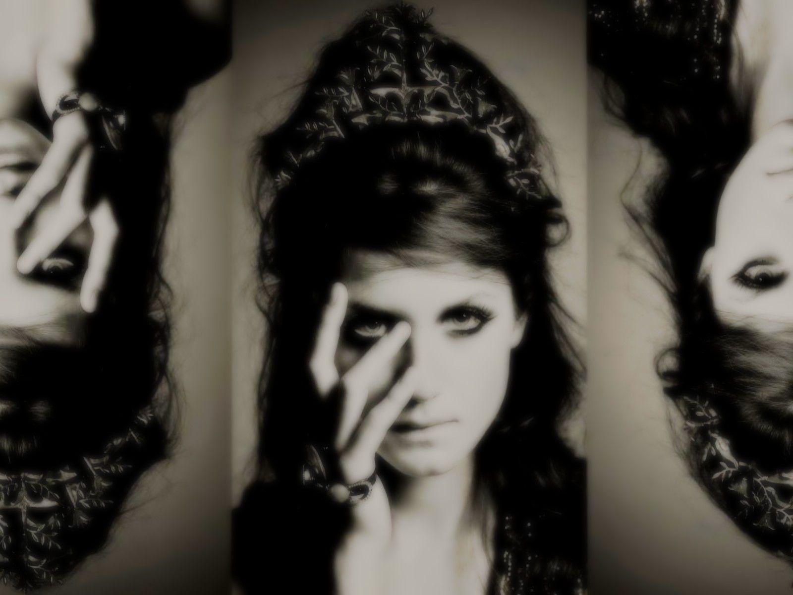 Bonnie Wright Wright Wallpaper