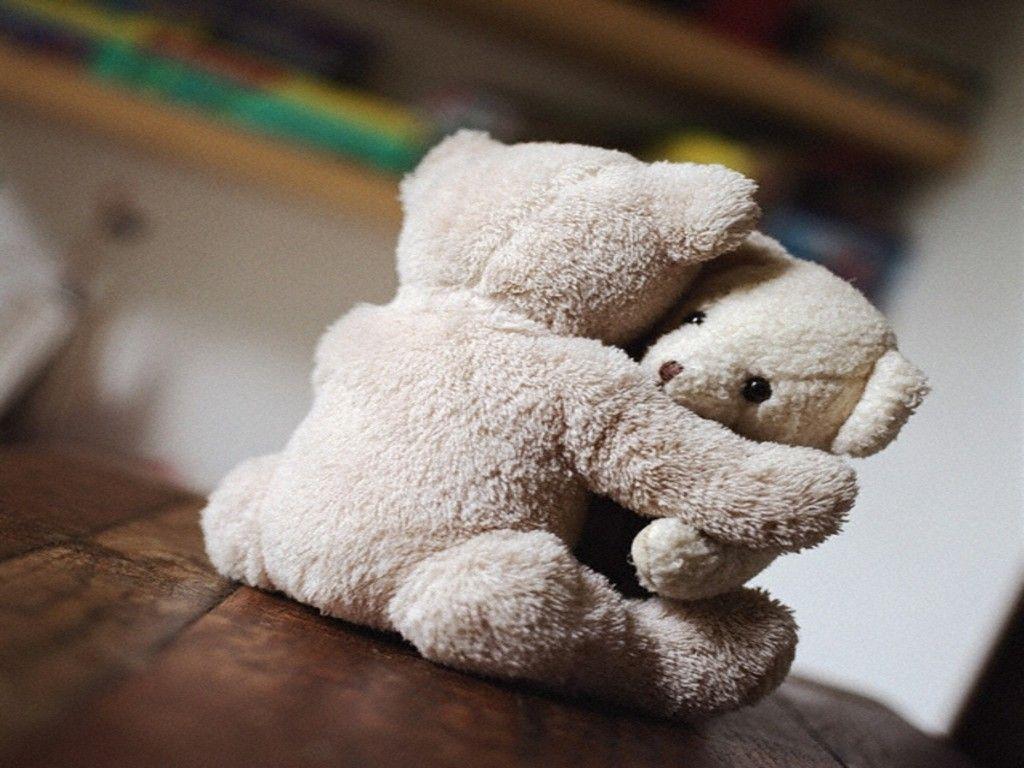 Teddy Bears Cute hug Wallpaper, HQ Background. HD wallpaper