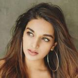 Nidhi Agarwal Ka HD Smartphone Wallpapers